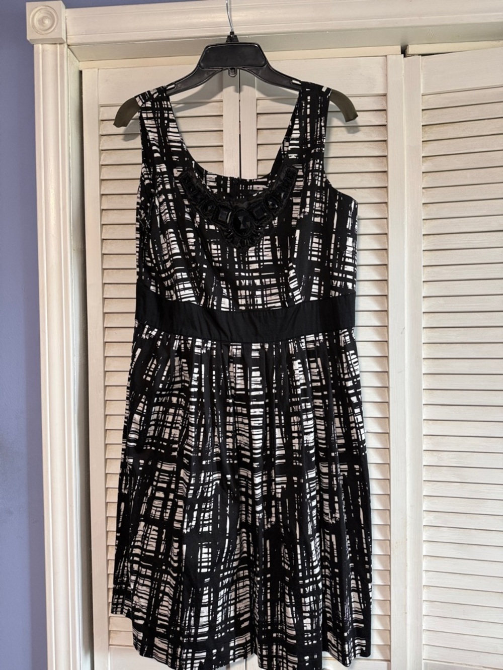East 5th - Black/white knee length Patterned Sleeveless Dress